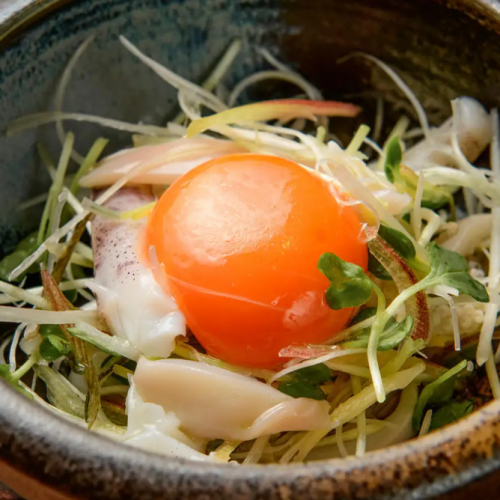 Bigfin reef squid yukhoe with herbs