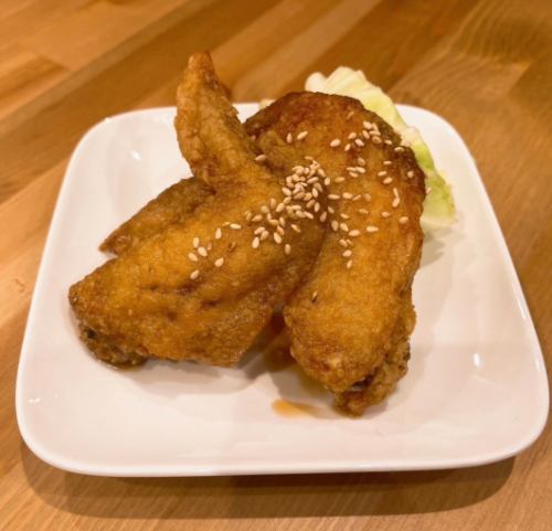 Deep-fried chicken wings