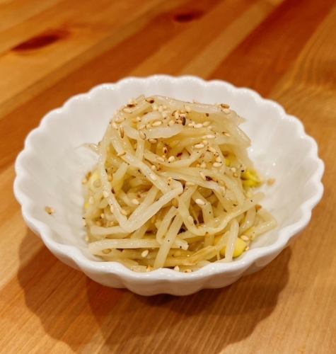 Bean sprouts namul