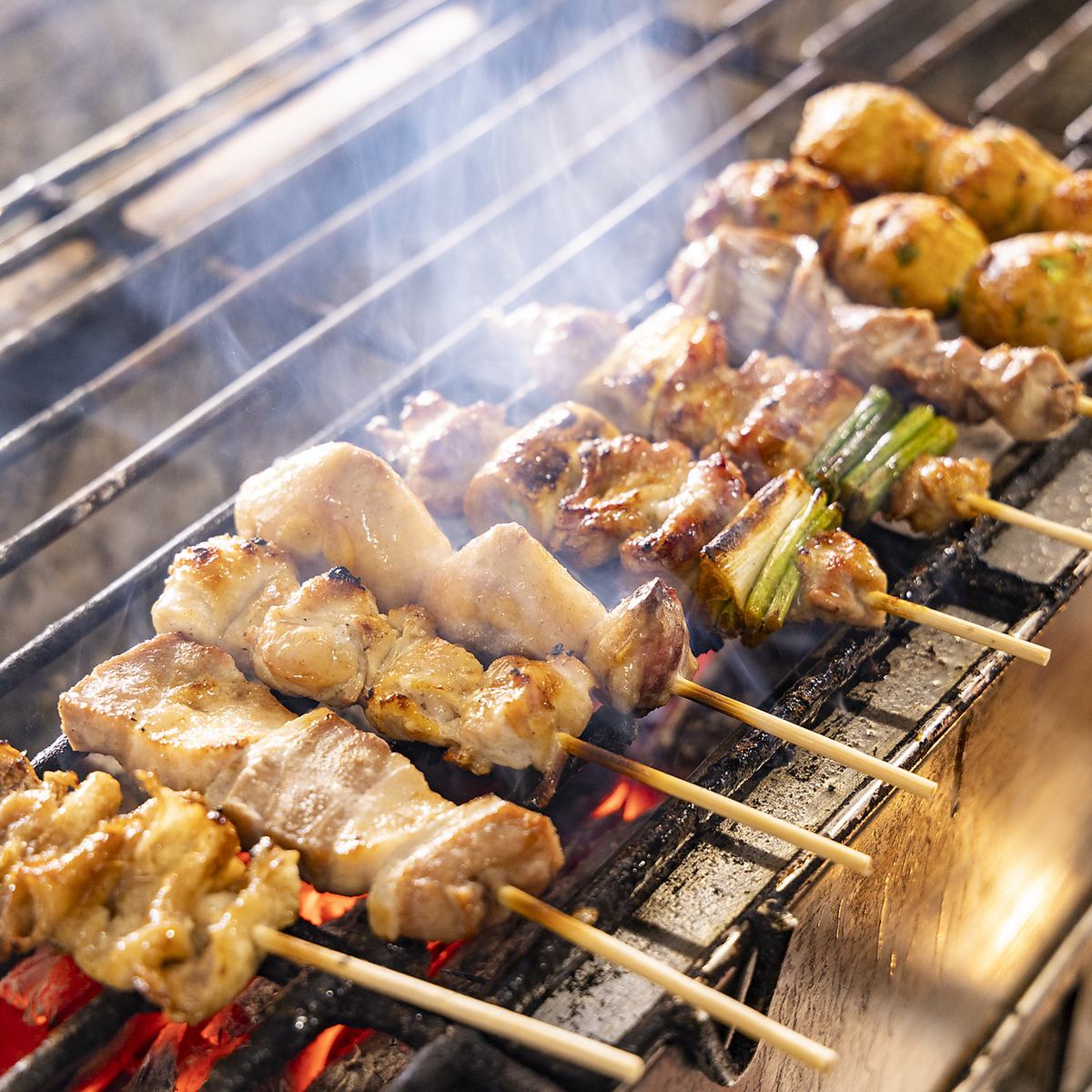 難波の老舗焼き鳥屋の意志を引継ぐ！備長炭で丁寧に調理した焼き鳥を堪能♪