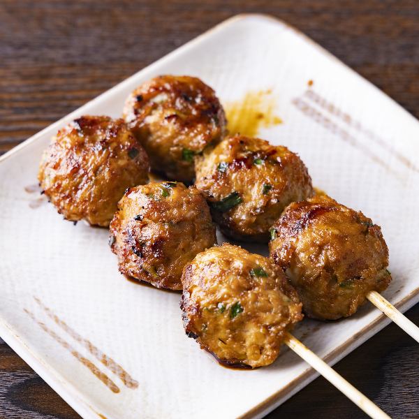 [Features a soft texture and gentle flavor! Our most recommended dish♪] Tsukune 180 yen (tax included)