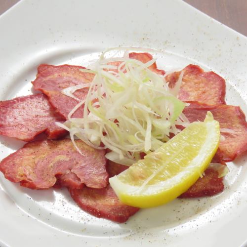 The smoked tongue carpaccio is just superb♪