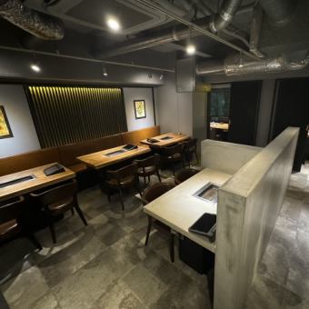 テーブル席のご用意ございます。ボックス席ももございますのでお気軽にご利用ください。