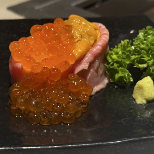 【和牛海鮮盛宴】海膽鮭魚籽壽司