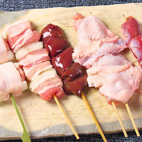 最大39名様OK！宴会コースも完備。ロールカーテンで個室風にも