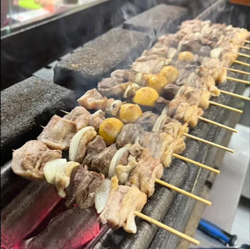 20年継ぎ足しのタレと職人の腕が光る、自慢の一串。一風変わった美唄の味を楽しんで♪