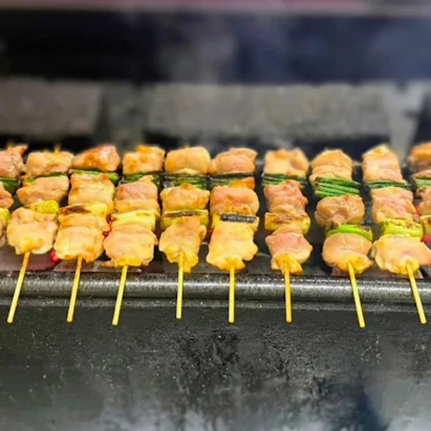 20年以上のベテラン料理人が丁寧に串打ちして焼き上げる♪