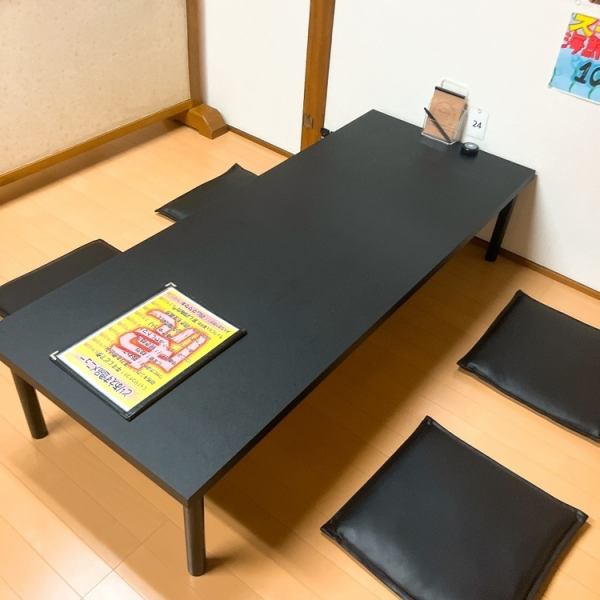 ゆったりとくつろげる店内は、たくさんのお客様で賑わっており、活気あふれる雰囲気が漂っています♪2階は座敷席になっており、移動や席の交換がしやすいので、歓送迎会やお祝い事など挨拶するための移動が多い宴会に特におすすめです◎ご予約・お問い合わせお待ちしています。