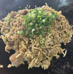 特盛すじそばめし