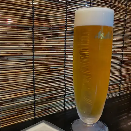 我们还可根据顾客要求调制酒精饮料。