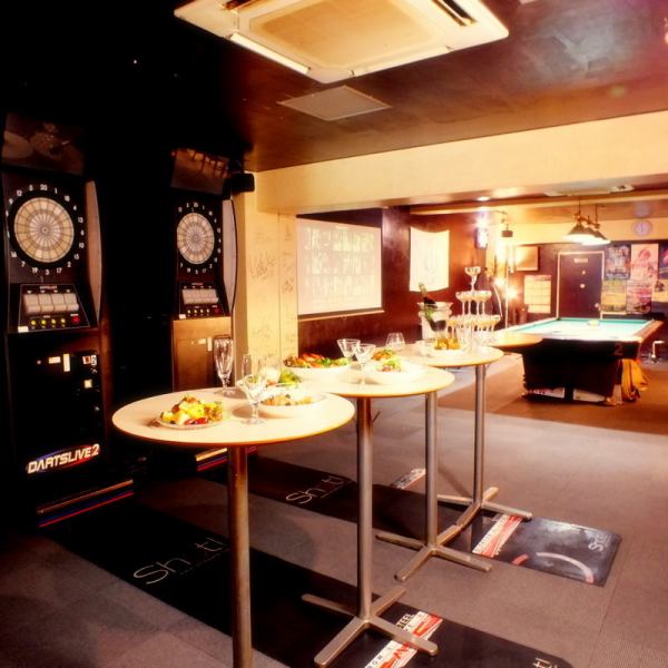 【ふらっとお一人やダーツ練習も】ダーツはもちろんダーツライブ搭載!!平日のお仕事がえりにフラッとお立ち寄りいただけます♪ダーツのプロが来ることも？！ダーツ専門スタッフもいますので楽しく遊べます。