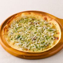 멸치 소스의 시즈 피자