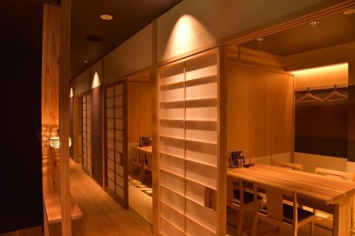 個室やお座敷など寛げる雰囲気づくりにも努めております