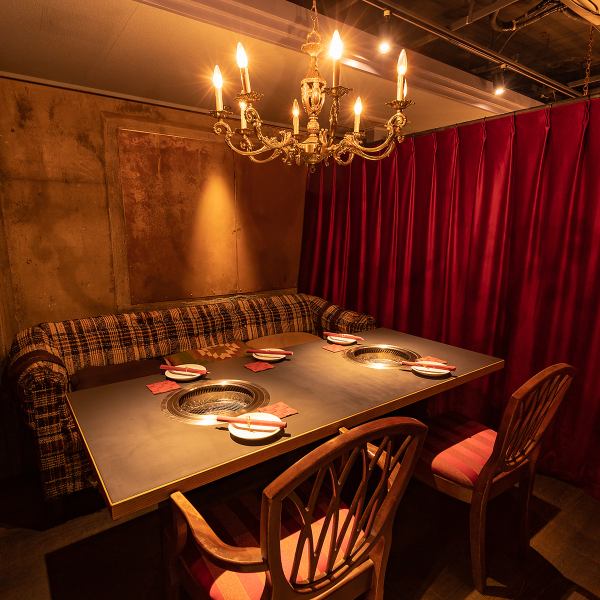[Sofa/semi-private room] A hideaway with a stylish atmosphere.Private rooms and table seats are available.It can accommodate up to 20 people! The smokeless roaster eliminates odors, so it's very popular with female-only groups.Of course, male customers are also very satisfied.