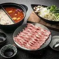 プレミアムラムジンギスカンとラム薬膳火鍋セット(白湯薬膳+麻辣スープ) 6,700円 (税込)