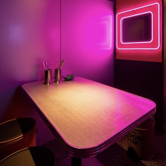 Korean food and drink x food stalls ◆ The stylish neon space is perfect for social media ◎