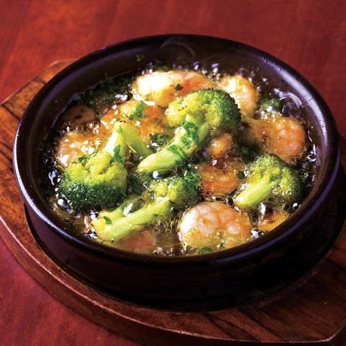 Shrimp and broccoli ajillo 《Prawn & brocolli ajillo》