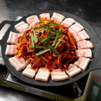 【충미삼겹살코스】김치치즈미 등 붙은 한국요리를 즐길 수 있는 9품 코스★