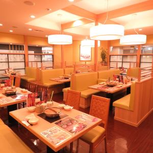 Inside Cocoria Tama Center restaurant floor.Please enjoy all-you-can-eat with friends and family in a beautiful shop ♪ Feel free to consult with groups, bring in, charter, etc.