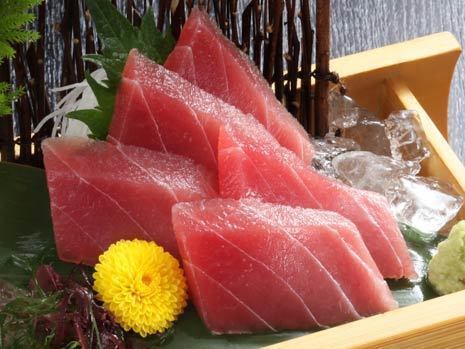 lean tuna sashimi