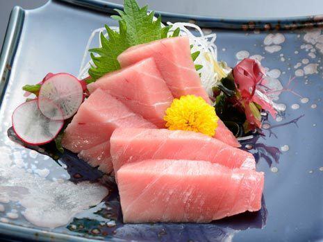 Medium fatty tuna sashimi