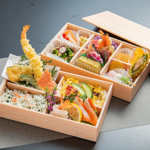 Camellia two-tiered bento