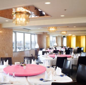 10階【アポリネール】見晴らしの良い一番人気の会場となっています。宴会や会食などでご利用ください。