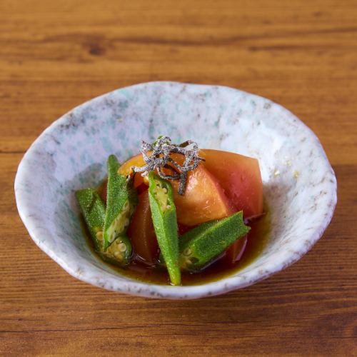 トマトとオクラの塩昆布和え