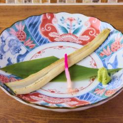 히로시마현산 아나고의 백구이