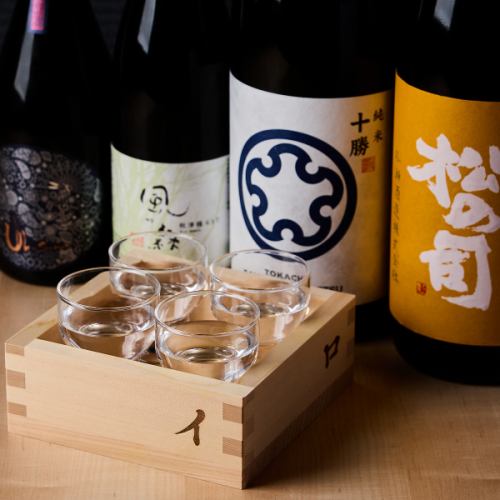 料理に寄り添う厳選日本酒とクラフト酒揃え