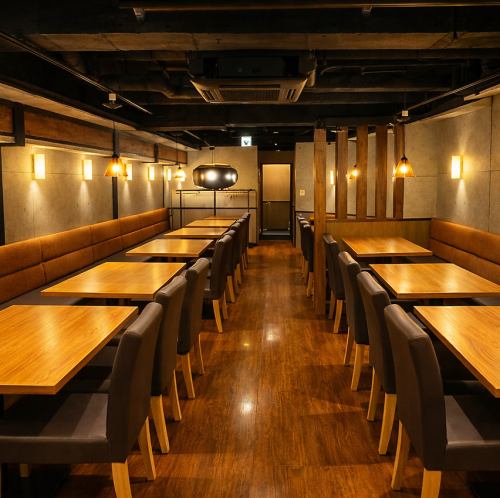 <p>宴会・ご接待にぴったりの和の空間は趣きたっぷり！ゆったり広島の地獲れ食材をご堪能下さい!!2名様から最大60名様まで収容可能な宴会テーブル席で宴会や歓送迎会、様々なシーンに対応できる空間がございます。宴会・飲み会・女子会に◎</p>