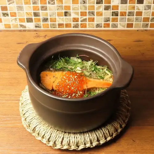 鮭といくらの土鍋ご飯