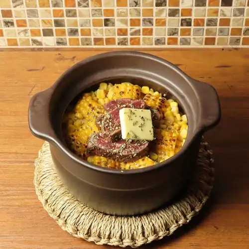 牛サガリととうもろこしの土鍋ご飯