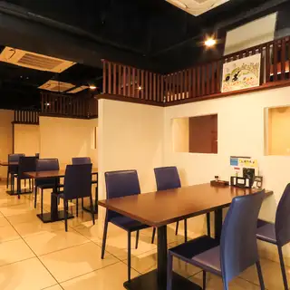 2名様~ご利用可能です。少人数でのご宴会にもご対応可能です。大規模のご宴席にもお使い頂けるようになっております。