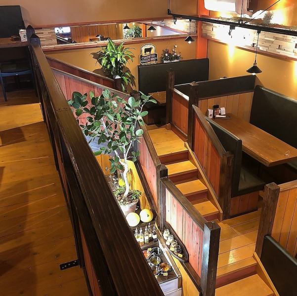 The three-dimensional seating arrangement creates a fashionable atmosphere while maintaining a social distance ◎ You can enjoy your meal without worrying about the surroundings! The spacious seats make it safe for guests with children. You can spend it with your heart ♪