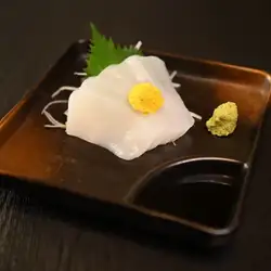紋甲イカのお造り