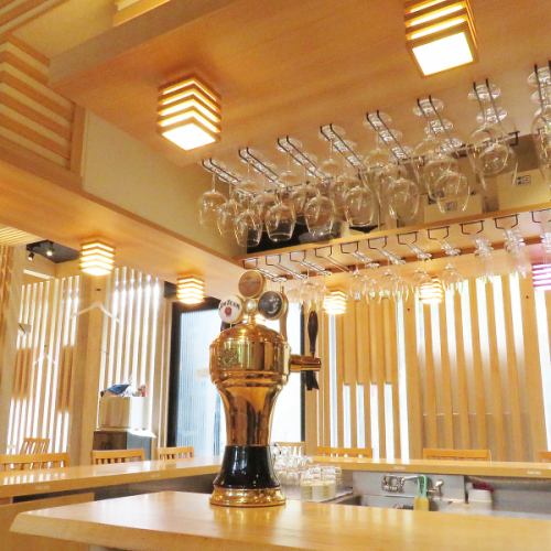 木目を基調とした店内♪