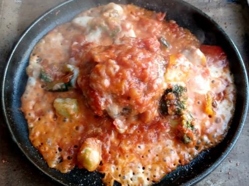 Tomato sauce & mozzarella cheese with colorful vegetables