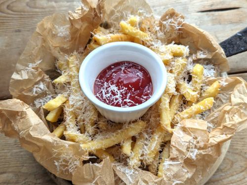 French fries with grated cheese