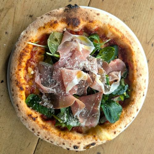 スペイン産生ハムのピッツァ