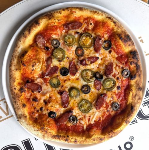 チョリソーとハラペーニョのスパイシーピッツァ