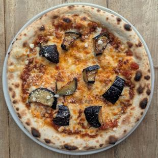 ミートソースと茄子のピッツァ