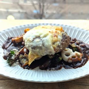 チーズデミグラスハンバーグ