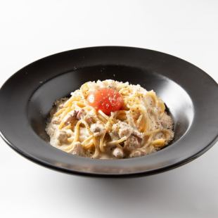 濃厚チーズとパンチェッタのカルボナーラ