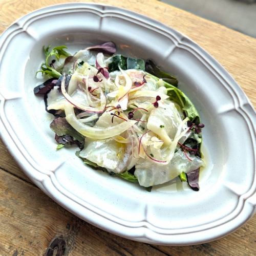 真鯛のカルパッチョ　レモンライムドレッシング