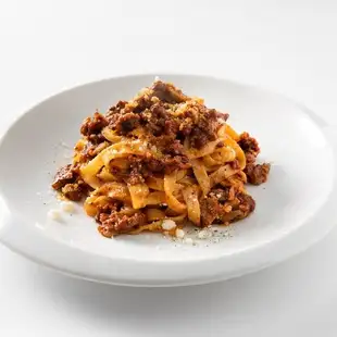 特色博洛尼亞肉醬麵,配大塊肉