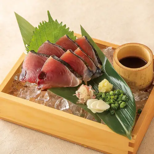 新鮮炙烤鰹魚刺身