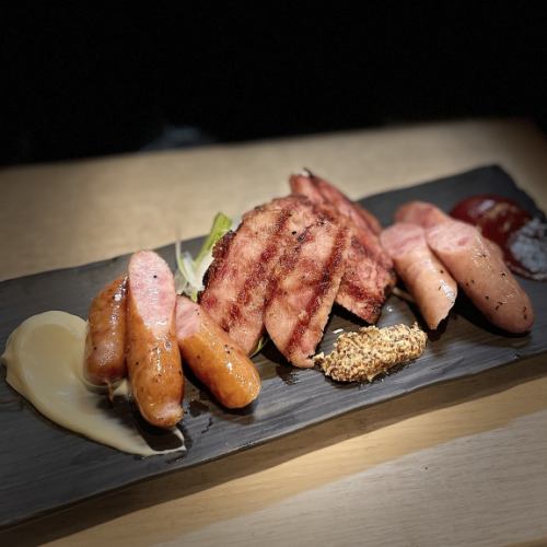 [Branded pork from Amami Oshima] Akarinton sausage platter