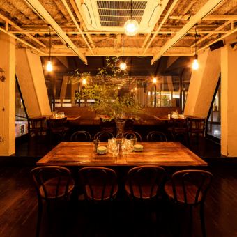 【20名様～120名様までOK】3Fダイニングフロアを貸切！カラオケ設備・マイク・TVモニター完備。団体様でもまとまった形で最大40名様までご案内可能でございます。（新宿 完全個室 居酒屋 喫煙可能）