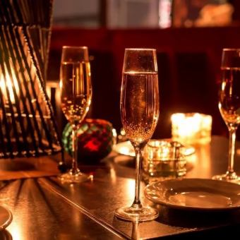 2名様～個室をご用意。デートや女性同士の会食にオススメ！Stylishなインテリアに目をいくことマチガイなしな店内！（新宿 完全個室 居酒屋 喫煙可能）